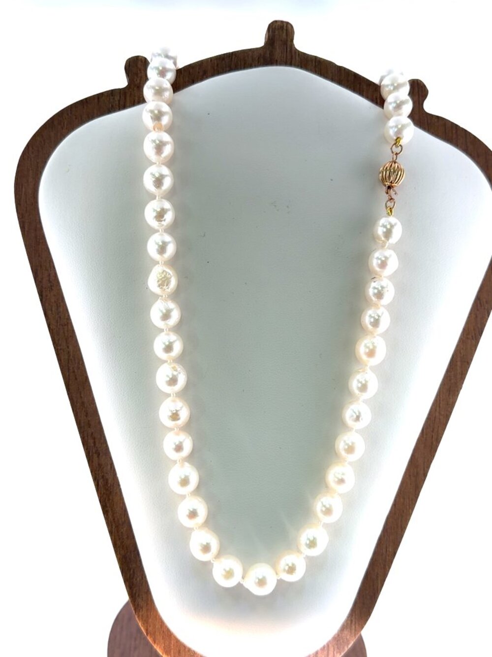 Fresh water cultured pearl necklace